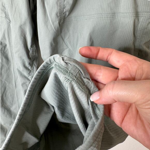 Lululemon Size 8 Studio Crop Pant 18" Unlined in Earl Gray Swift 2-Way Stretch - Picture 5 of 9